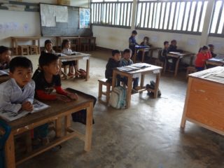 フアパン県で学校図書館14箇所設置のための事前調査を実施
