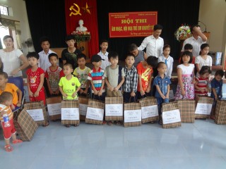 タンフォン村障がい児教室