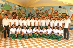全員無事卒業しました！ カンボジア子どもの家奨学金 幼稚園教員訓練生25名＆幼児30名