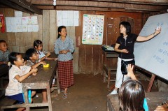 ～カンボジア～ 寺子屋教室の先生に日本から小学校教諭が研修