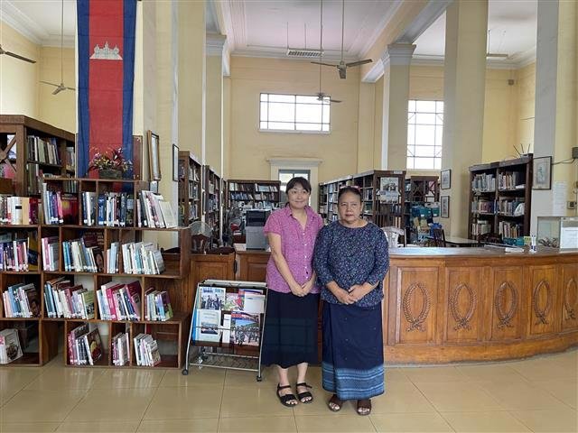 カンボジア国立図書館長のクノット・ヴィボラさん